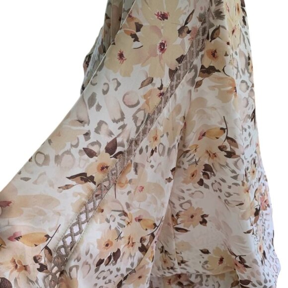 DAYTRIP Neutral Figure Flattering Floral Long Sleeve Top Size Medium - Picture 7 of 8